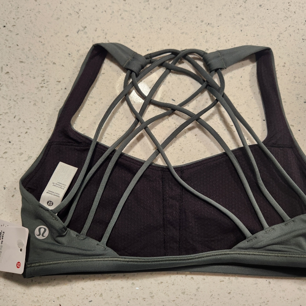NWT Lululemon Free to be Wild size 6